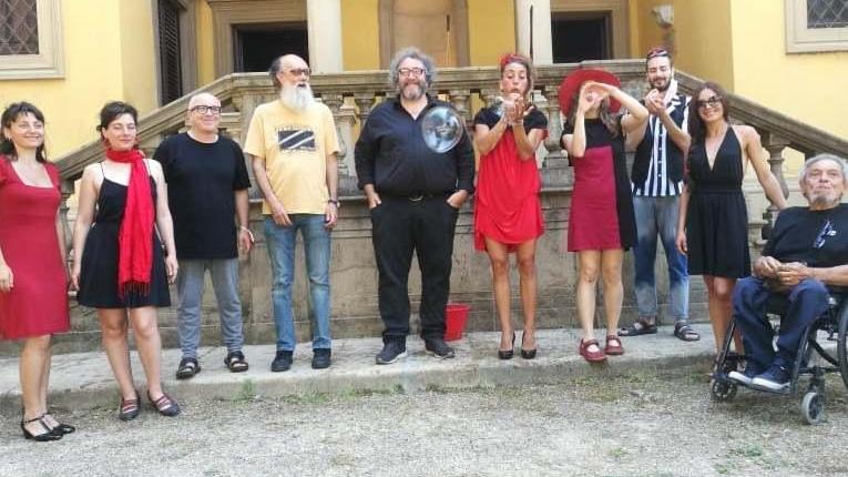 Teatro, bolle di sapone e swing nelle serate a Villa Crastan
