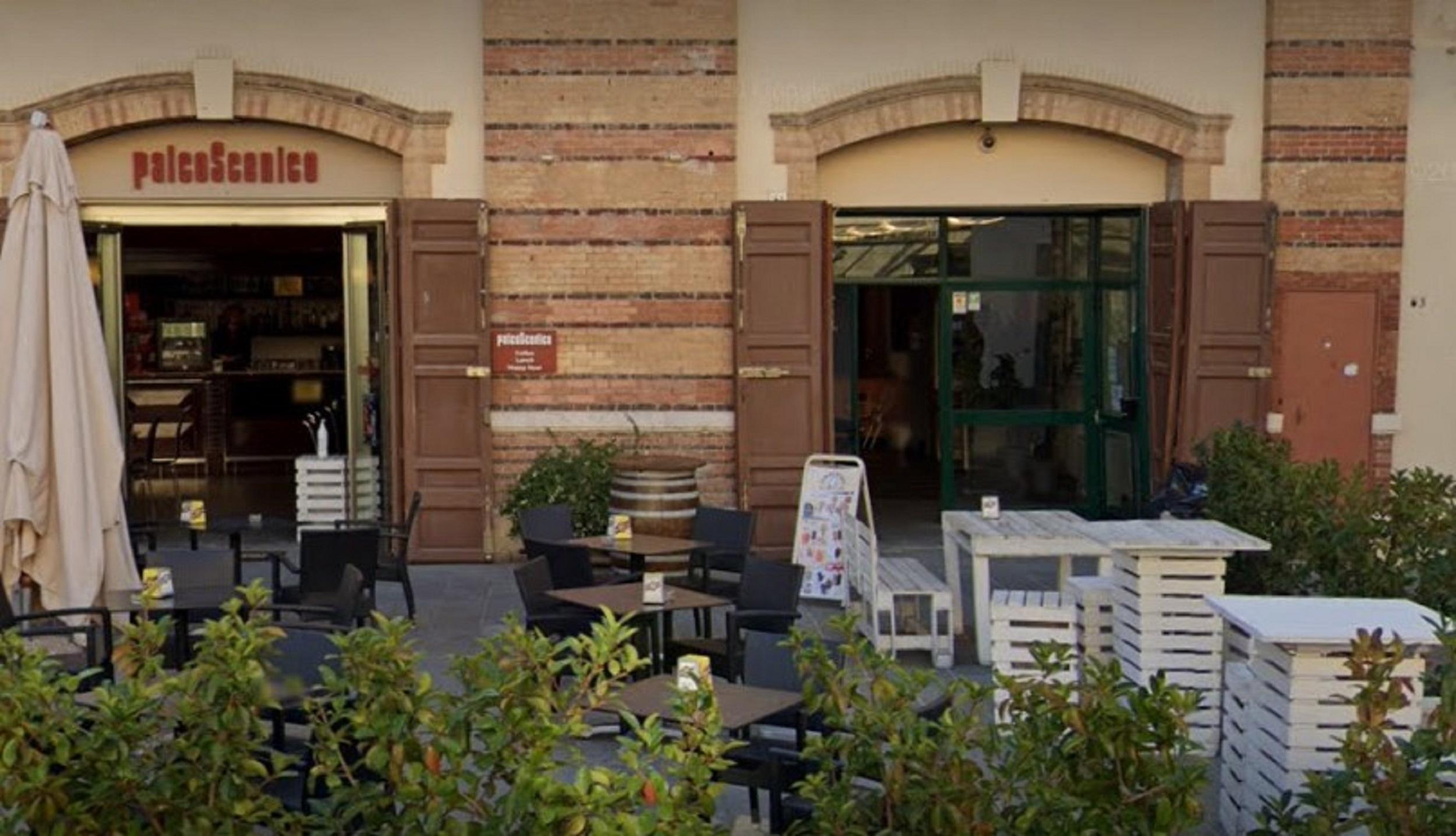 L'ingresso del Caffè Palcoscenico