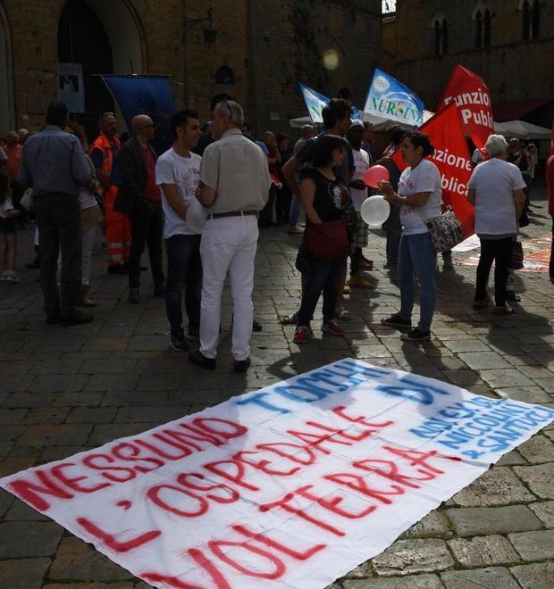 L’opposizione incalza il sindaco: «Facciamo il consiglio comunale aperto sull’ospedale» 
