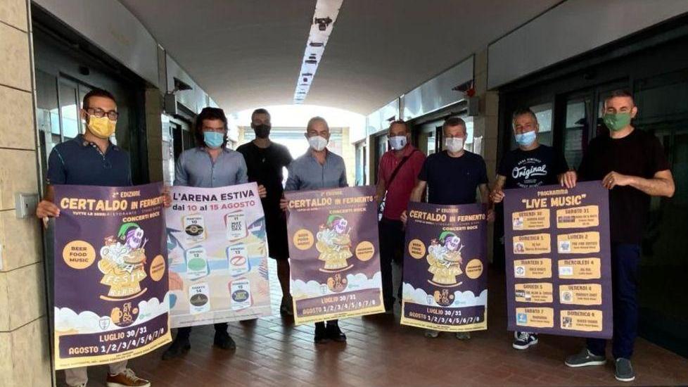 Torna la Festa della birra Musica, mercatini e cibo davanti alla piscina