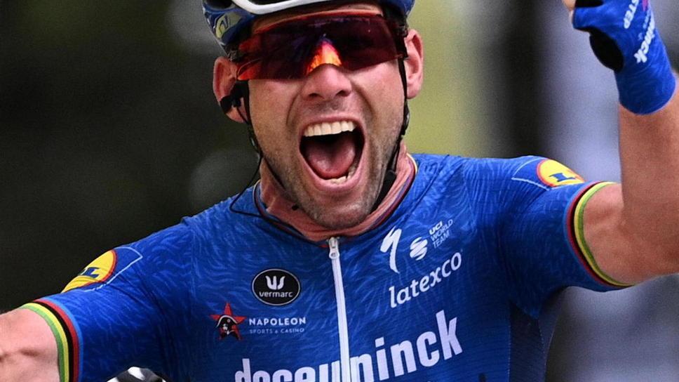 Sprint dell’eterno Cavendish dopo la protesta dei corridori