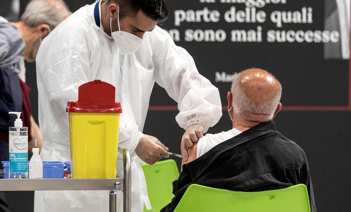 Over 60 non vaccinati: nell’isola sono 102mila 