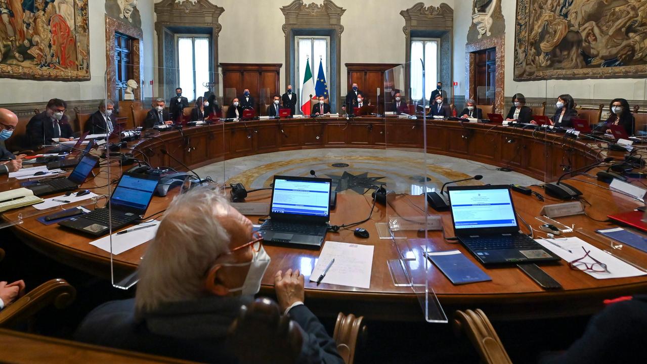 Stop alle cartelle esattoriali, aiuti alle aziende in crisi