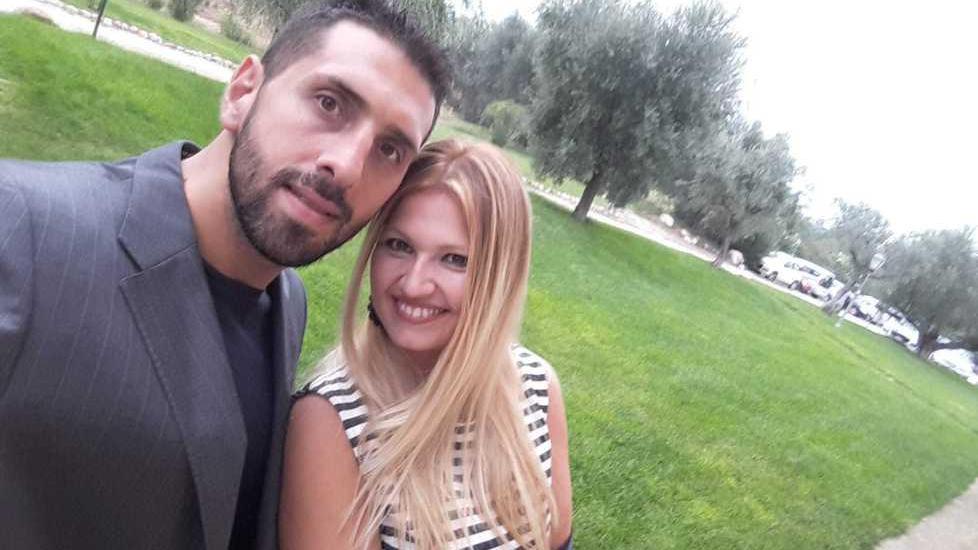 I genitori Antonello Venditti e Vanessa Mazzi in una fotografia da loro concessa al Tirreno per la pubblicazione