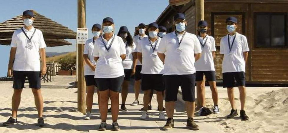 Un gruppo di steward e hostess che, lo scorso anno, facevano capo a Nuovo Futuro