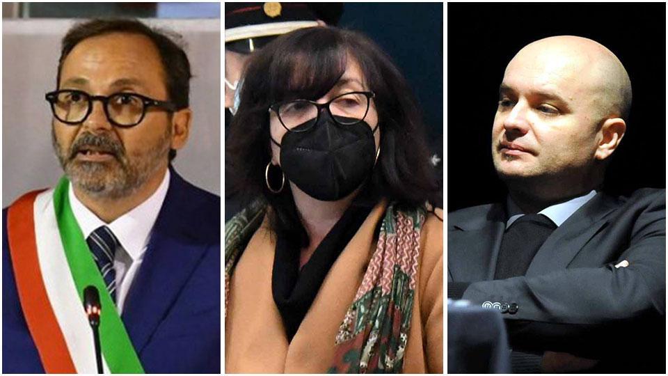 Il sindaco di Massa, Francesco Persiani, che non tra gli indagati nell’inchiesta su Serinper; Paola Giusti, responsabile del Centro affidi del Comune di Massa, accusata dalla Procura di aver favorito l’attività della coop in cambio di assunzioni per parenti e amici; Alessio Zoppi, ex presidente della Serinper
