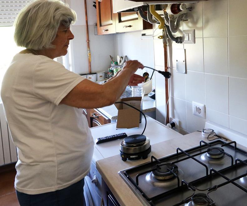 Ferrara, da un mese senza gas l’odissea di una 80enne: «Non riesco a vivere» 