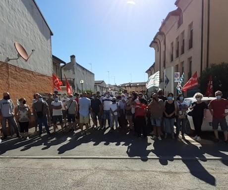 Copparo, i lavoratori di Clara: «Il futuro è a rischio» 