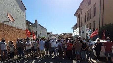 Copparo, i lavoratori di Clara: «Il futuro è a rischio»