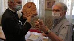 Artigianato artistico Il cardinale Zuppi visita la scuola di Centopievese