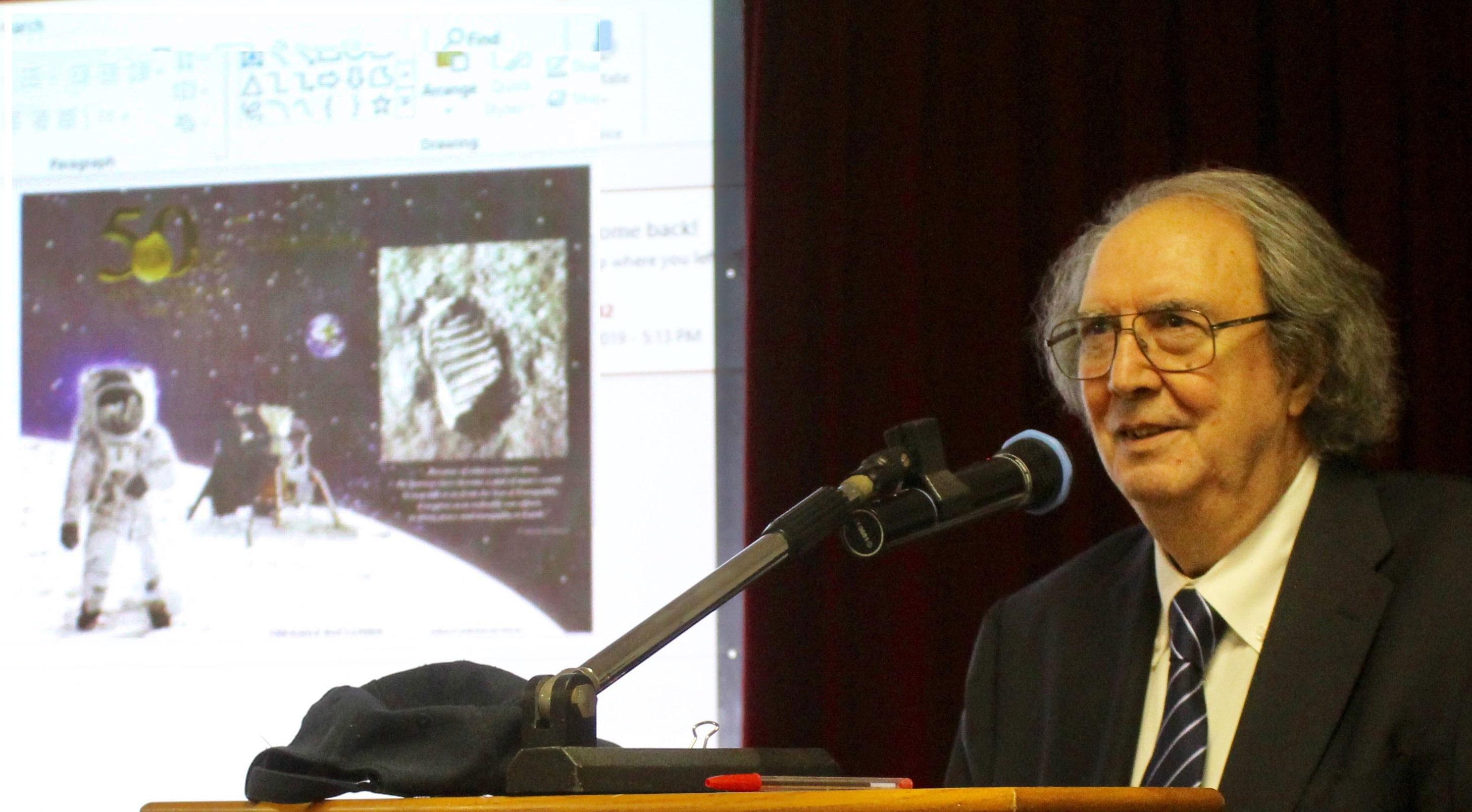 L'ingegner Valfredo Zolesi alla conferenza organizzata per il 50° anniversario dello sbarco sulla Luna