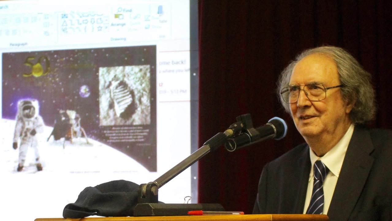 L'ingegner Valfredo Zolesi alla conferenza organizzata per il 50° anniversario dello sbarco sulla Luna