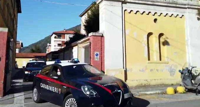 Un momento del blitz dei carabinieri che portò agli arresti nell’ambito dell’inchiesta Serinper nel dicembre dello scorso anno