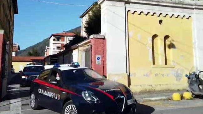 Un momento del blitz dei carabinieri che portò agli arresti nell’ambito dell’inchiesta Serinper nel dicembre dello scorso anno