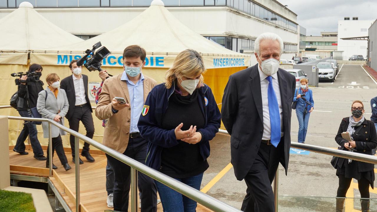 Vaccini in Toscana, Giani: "Garantite tutte le dosi di luglio"