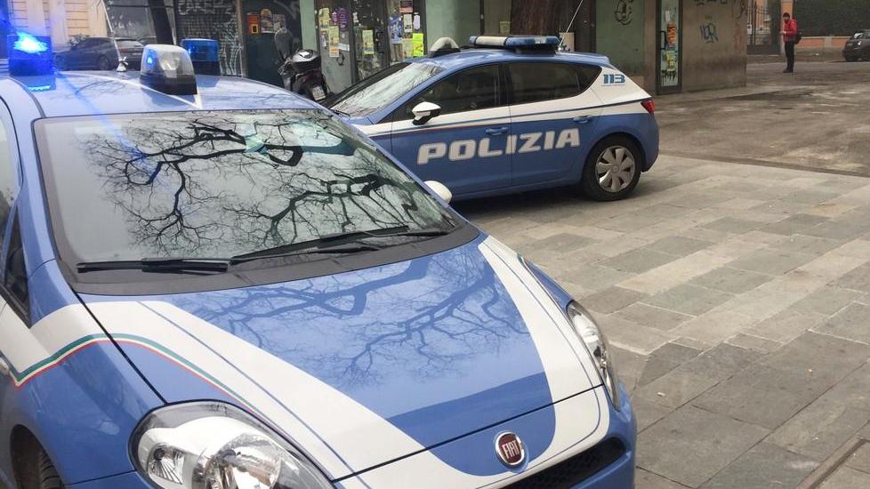 Reggio Emilia: vuole portarsi via la Tv, ferito con un cacciavite dal figlio della compagna