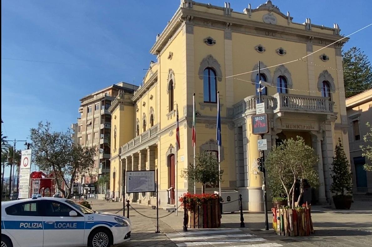 Olbia, post offensivi sui social e il Comune la licenzia 