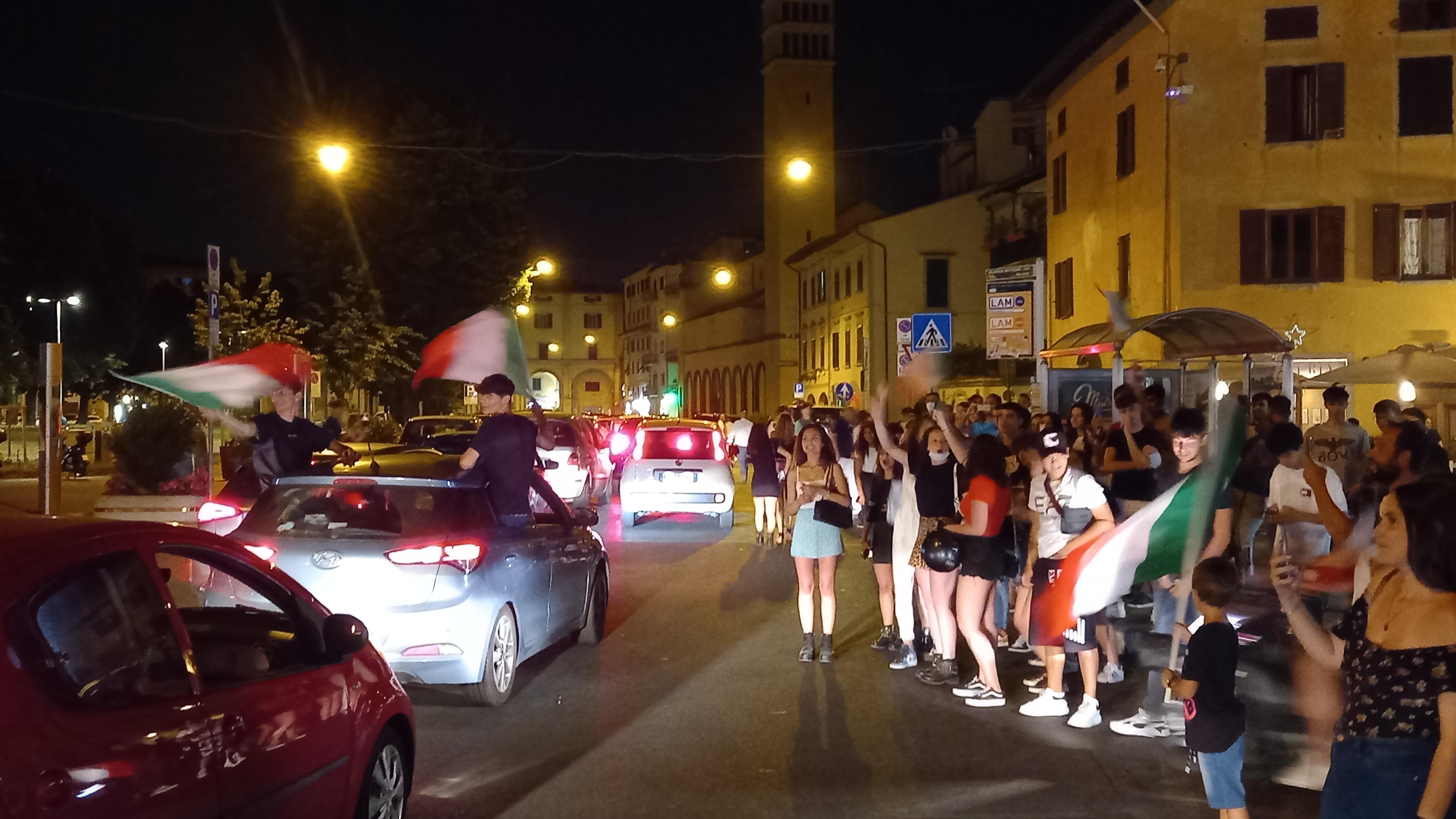 La festa in piazza Mercatale