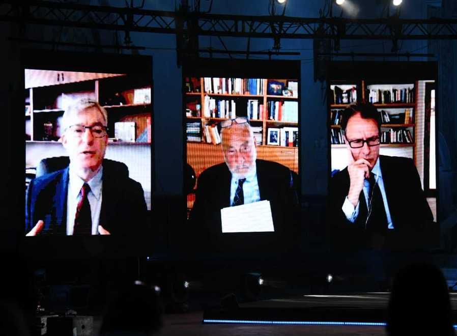 Un centinaio di persone all’auditorium di S. Francesco per il premio Nobel Stiglitz