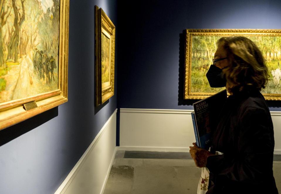 Oltre 140 opere da ammirare divise in otto sezioni a tema