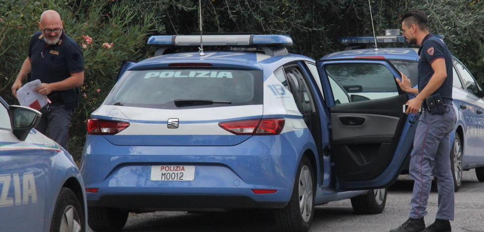 Schiaffi alla sorella per farsi dare i soldi della droga: denunciato