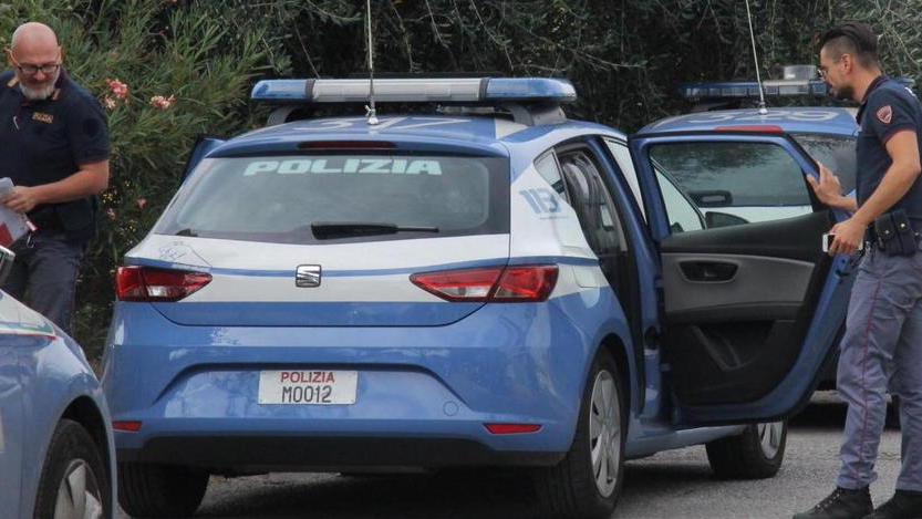 Schiaffi alla sorella per farsi dare i soldi della droga: denunciato