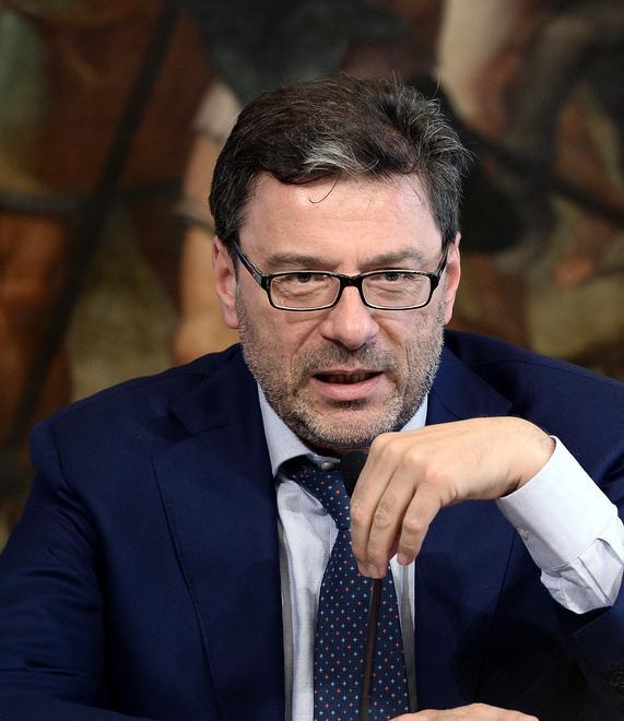 Camera di commercio Sindaci e Province a Giorgetti: no fusione