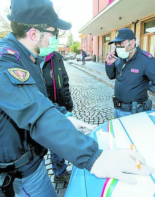 La massacra con pugni e poi le chiede scusa Interviene la Polizia 