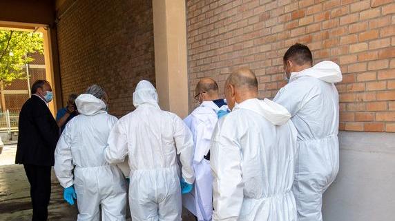 Bimbo morto in casa Domani i funerali Attesa per le perizie