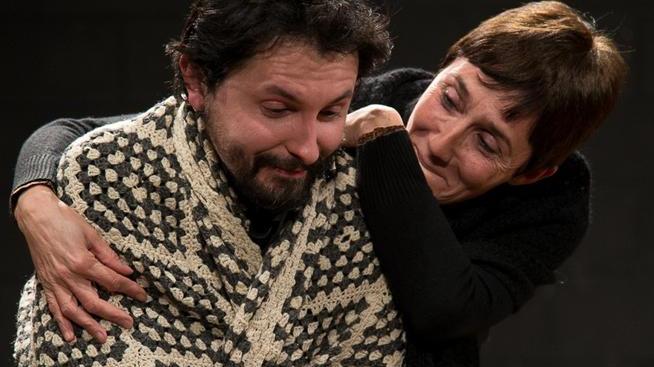 Costa e Bossi in “Immobili” fanno i conti col passato La pièce oggi a Occhiobello