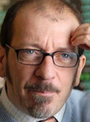 Le “Storie sconcertanti” di Vergassola domani in piazza per “RestArt”