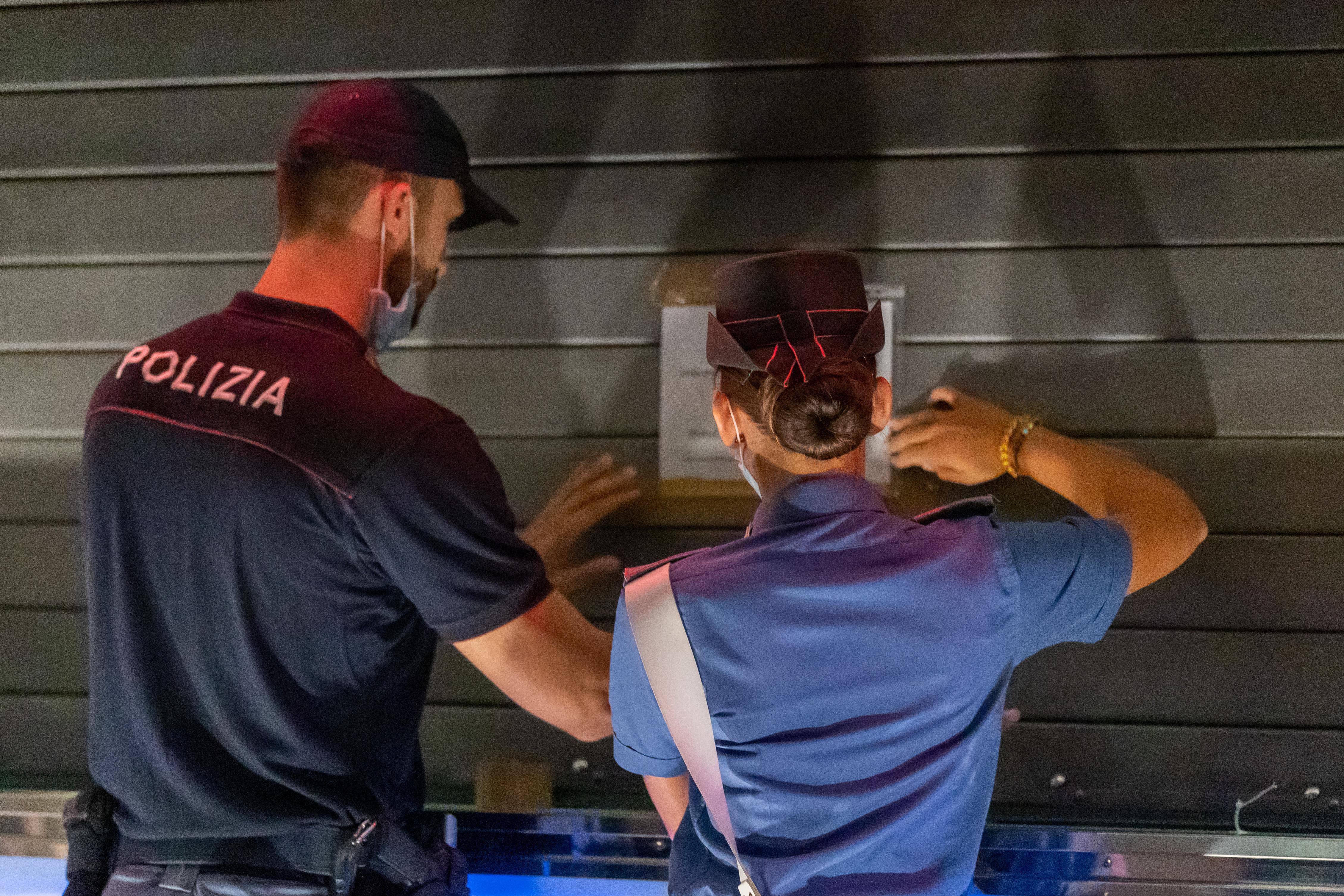 Assembramenti, minacce, degrado: chiuso un altro bar a Ferrara 