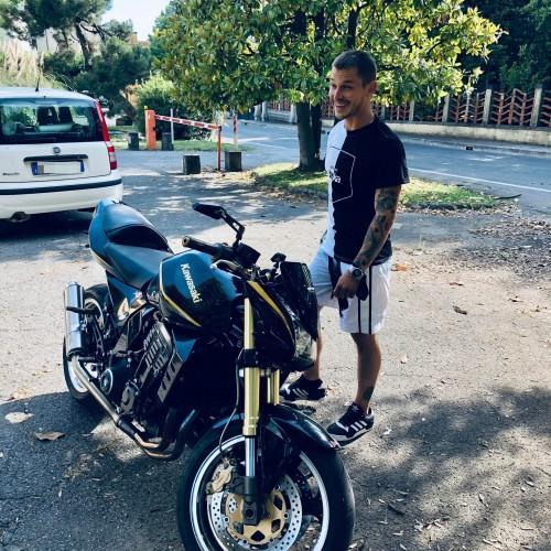 Muore a 29 anni con la moto, la vittima era un giovane magazziniere 
