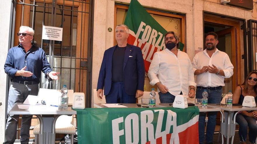 Forza Italia avvia la campagna «Ripartiamo tra la gente»