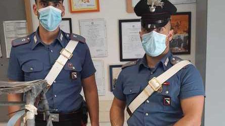 I carabinieri sparano per fermare la maxi rissa