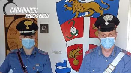 Nascondeva in casa hascisc e una carabina Giovane denunciato