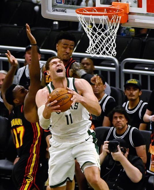 I Bucks battono gli Hawks e sognano la finale coi Suns 