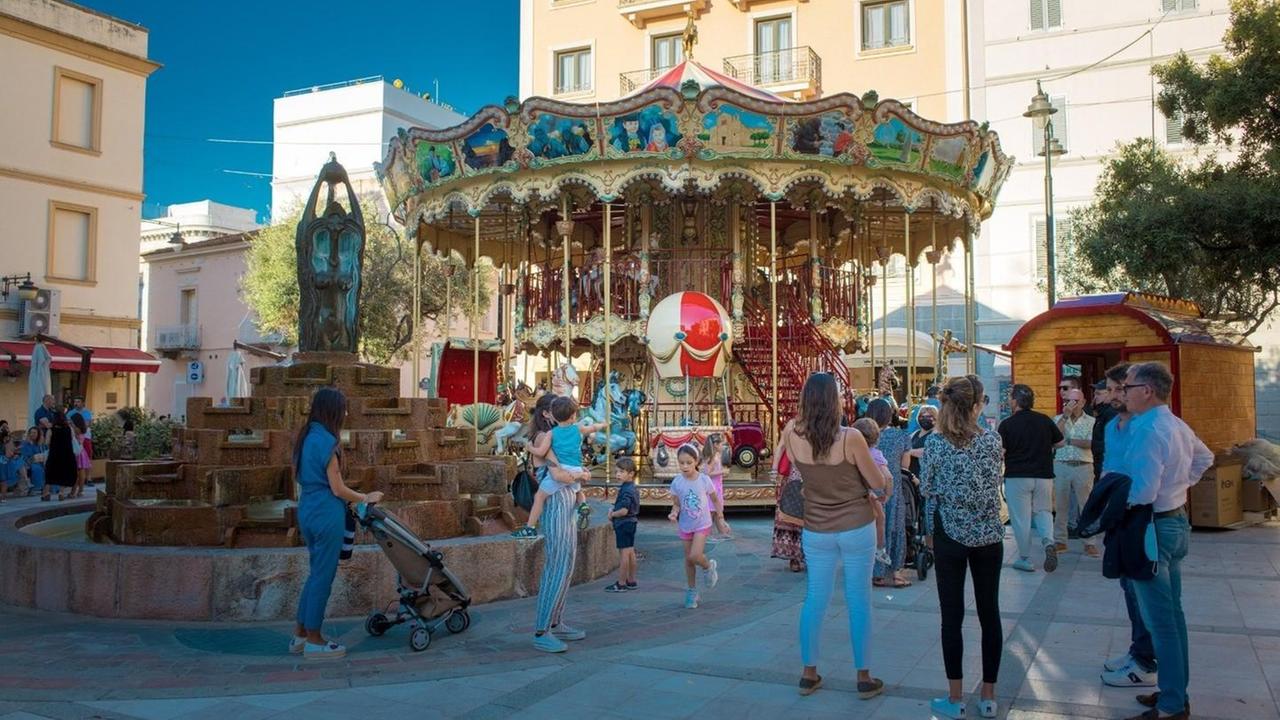 Inaugurata la giostra per i bambini