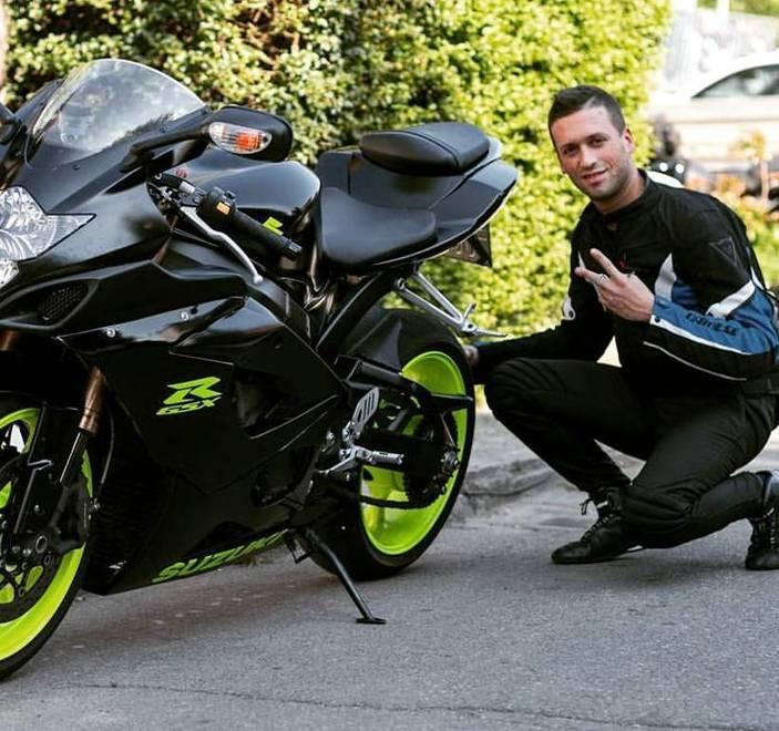 La morte di Simon Felloni, gli amici:  «Era esperto e andava in pista. La tragedia dopo i sorrisi al bar» 