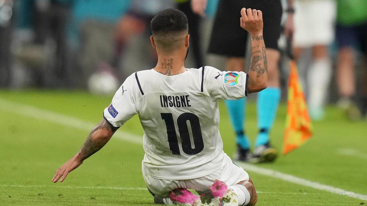 Lorenzo Insigne esulta dopo il suo super gol contro il Belgio