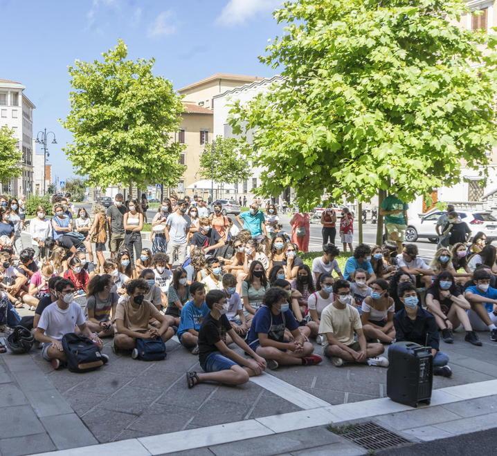 Trattativa in extremis per scongiurare le tre sedi al liceo Enriques: ecco come  