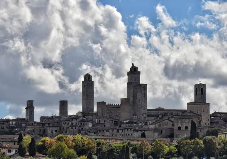 Alleanza tra Volterra e San Gimignano per attirare turisti con gli sconti 