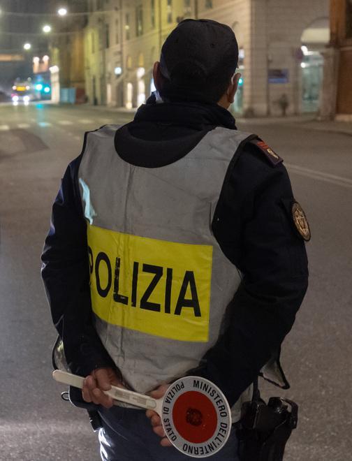 Non si è fermato all’alt Multa e auto sequestrata