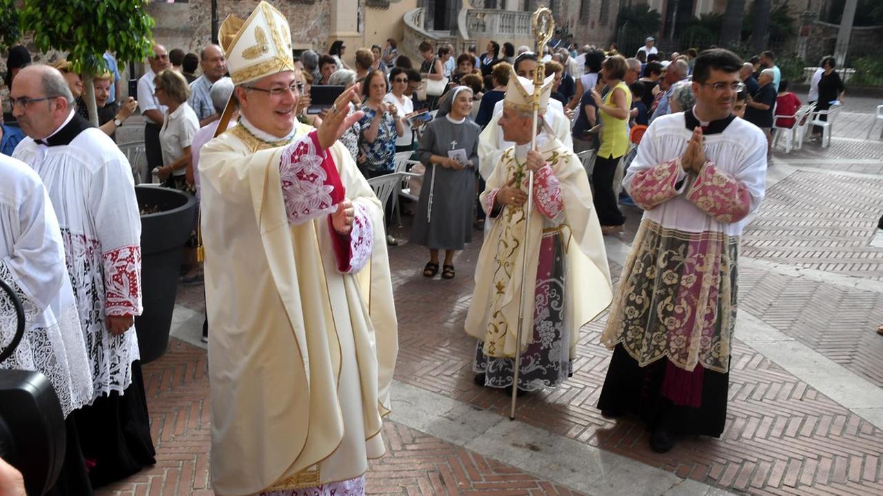Il Papa unificherà le due diocesi 