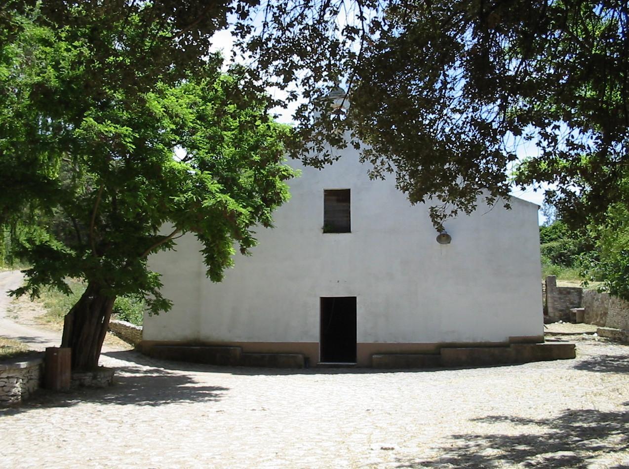 Restauro per la chiesa dove sgorga una sorgente 
