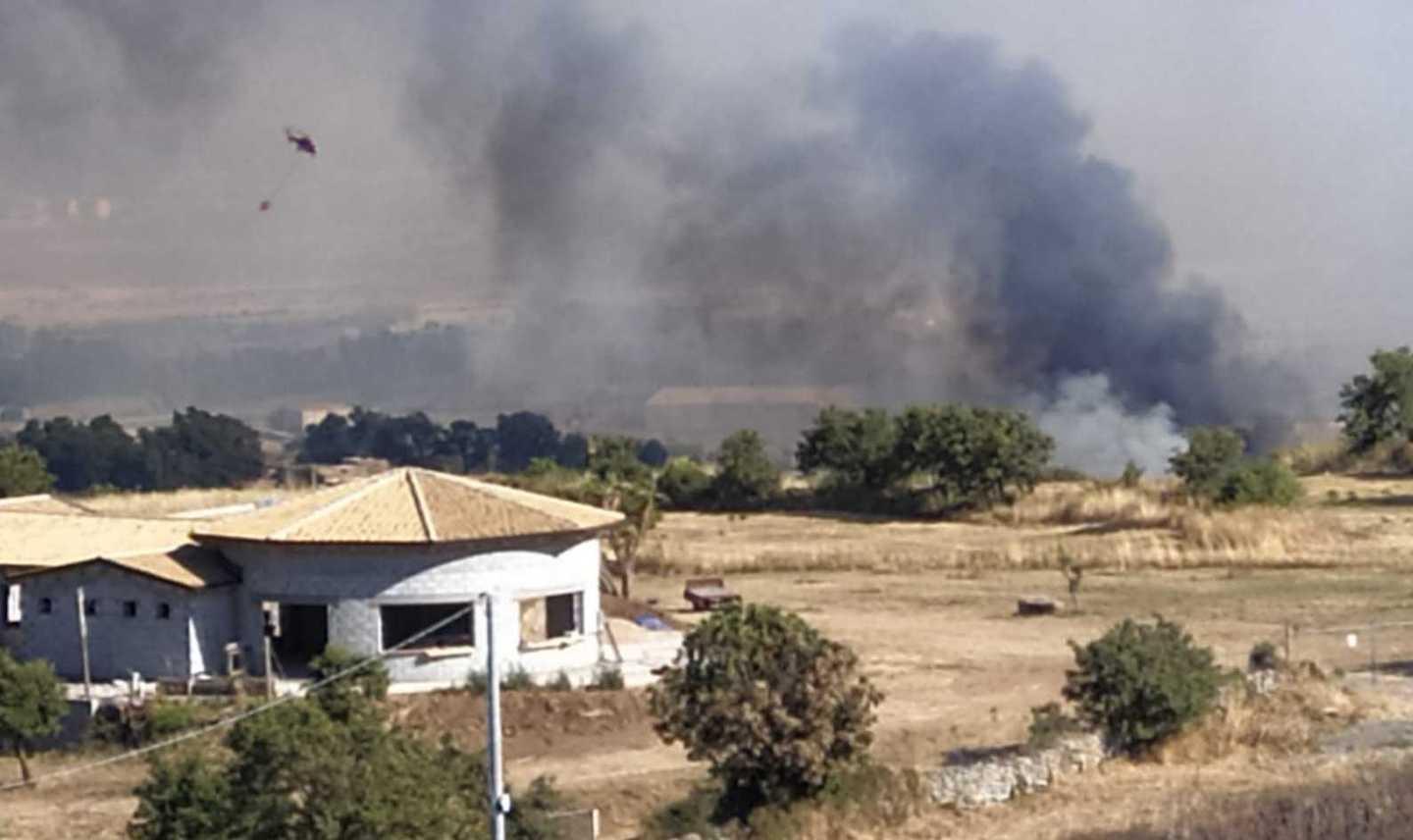 Inferno di fuoco a Tossilo aziende e case evacuate 