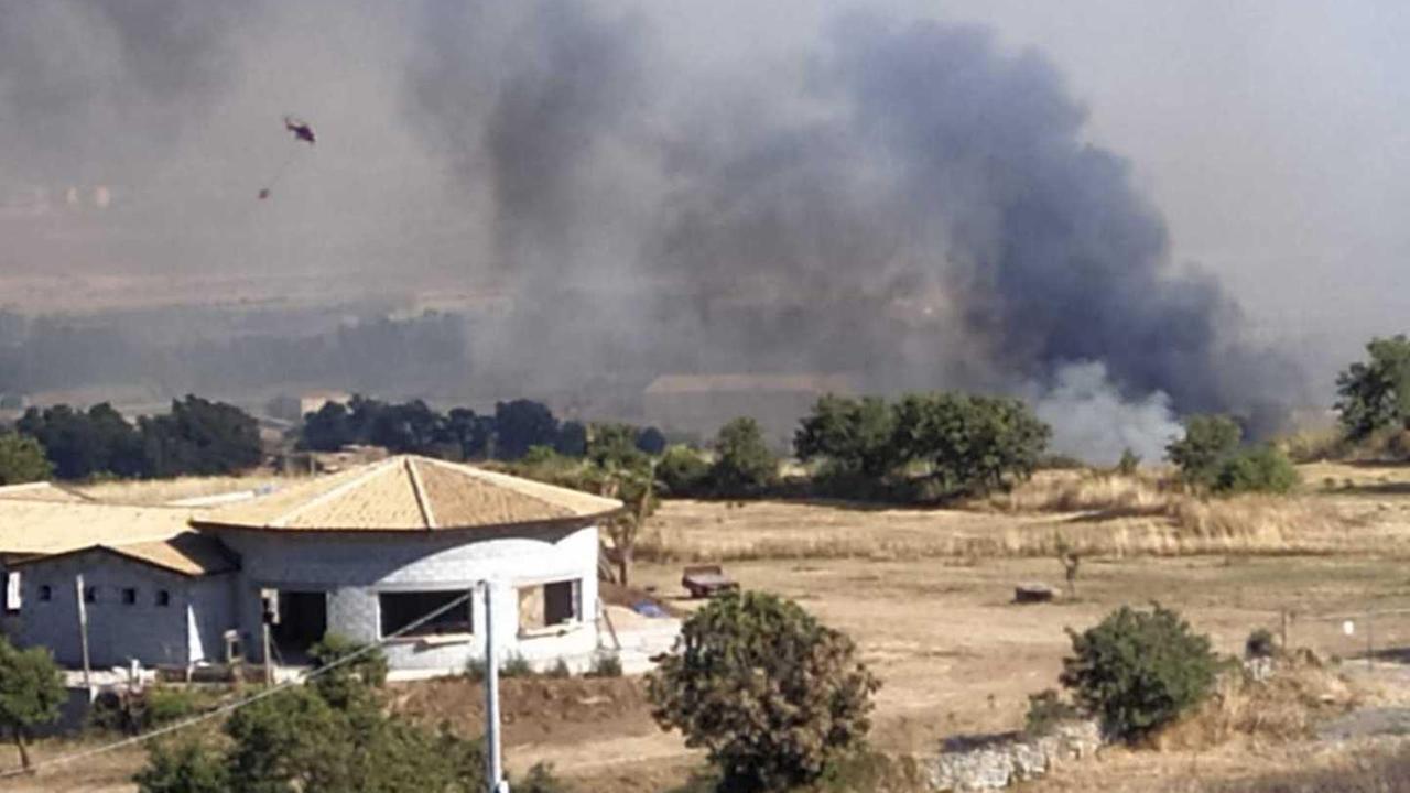 Inferno di fuoco a Tossilo aziende e case evacuate 