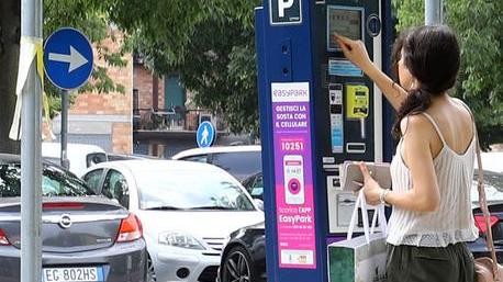 Cento. Parcheggio dell'ospedale: «Ora i sanitari pagano, e ci chiamavano eroi»