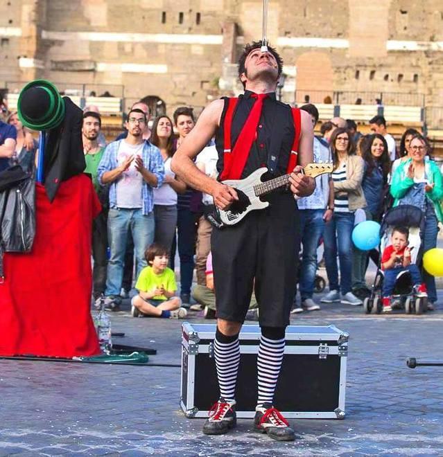 Con il Buskers Festival in piazza San Giacomo riecco gli artisti di strada