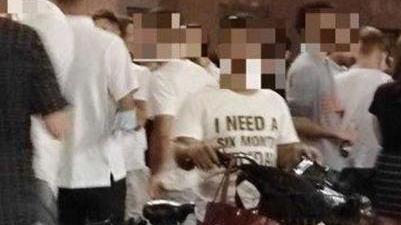 Venditore abusivo di alcolici prova a fuggire: denunciato